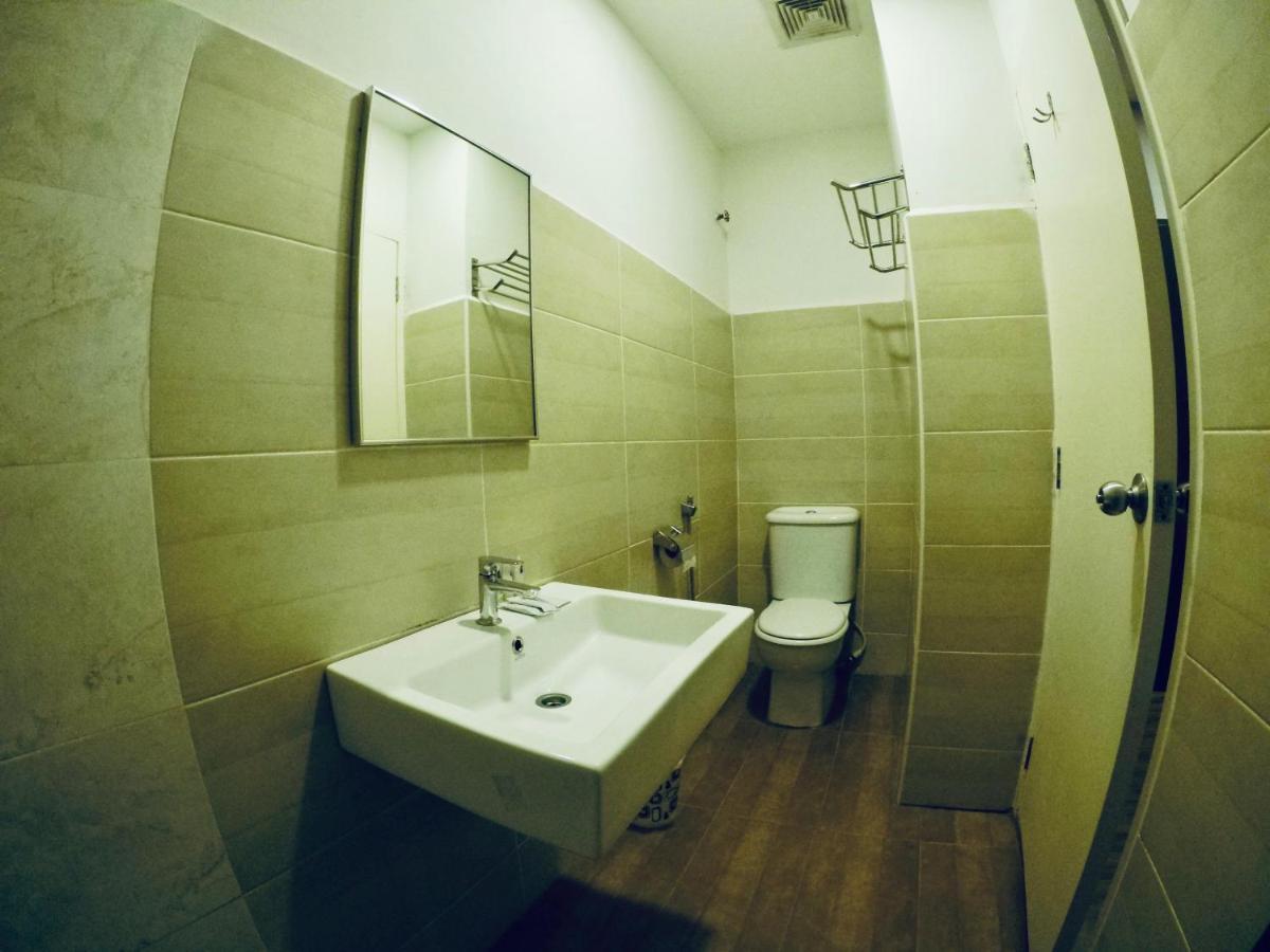 Hotel Zamburger Second Link Τζόχορ Μπάχρου Εξωτερικό φωτογραφία